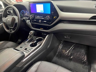 2023 Toyota Highlander Hybrid Platinum