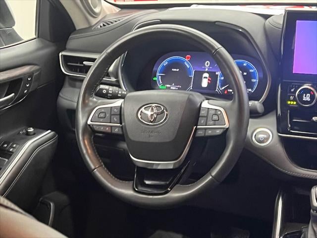 2023 Toyota Highlander Hybrid Platinum