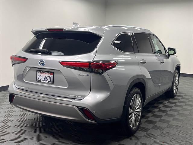 2023 Toyota Highlander Hybrid Platinum
