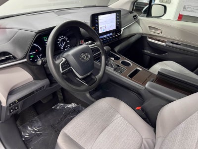 2021 Toyota Sienna LE 8 Passenger