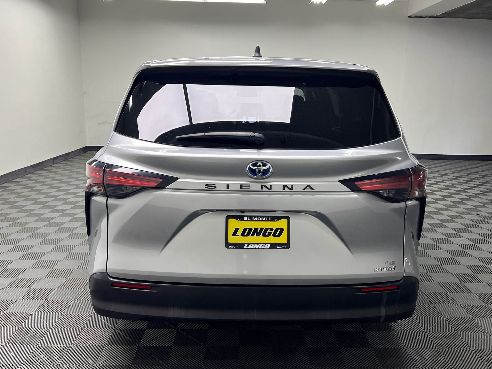 2021 Toyota Sienna LE 8 Passenger