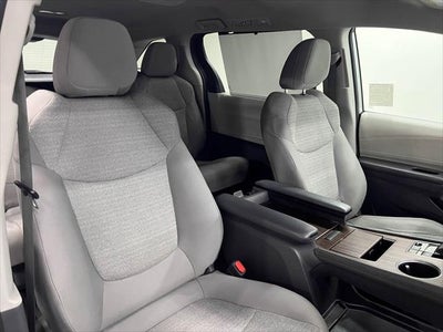 2021 Toyota Sienna LE 8 Passenger