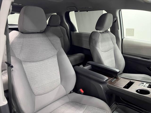 2021 Toyota Sienna LE 8 Passenger
