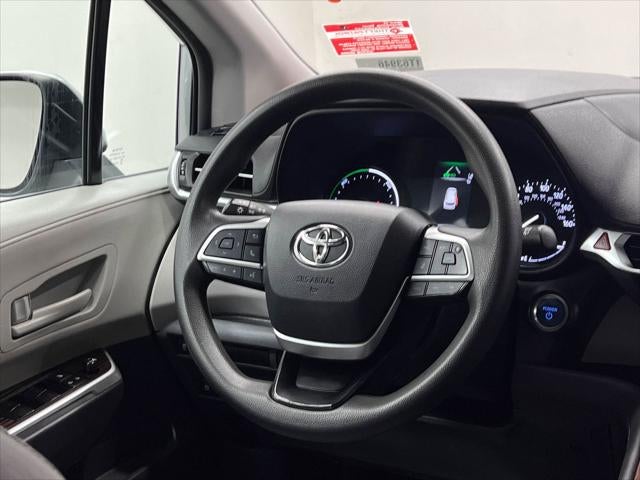 2021 Toyota Sienna LE 8 Passenger