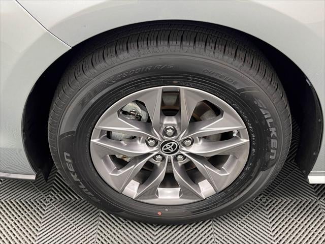 2021 Toyota Sienna LE 8 Passenger