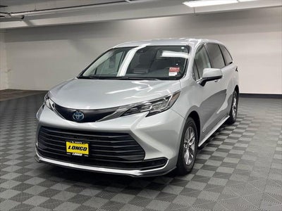 2021 Toyota Sienna LE 8 Passenger