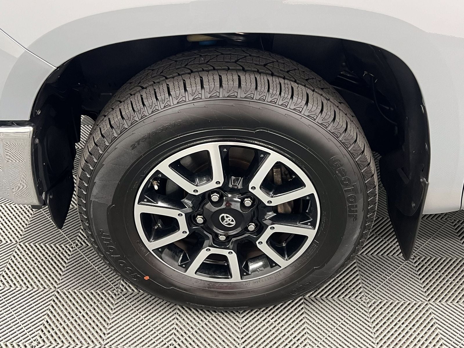2020 Toyota Tundra Limited RWD