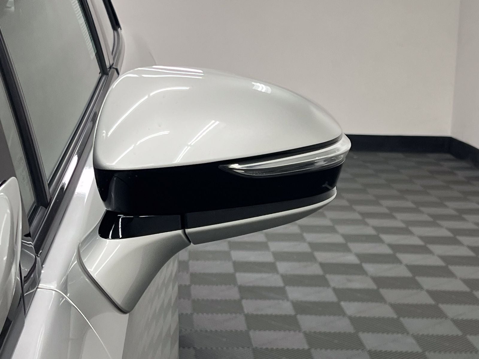 2020 Toyota Mirai Base