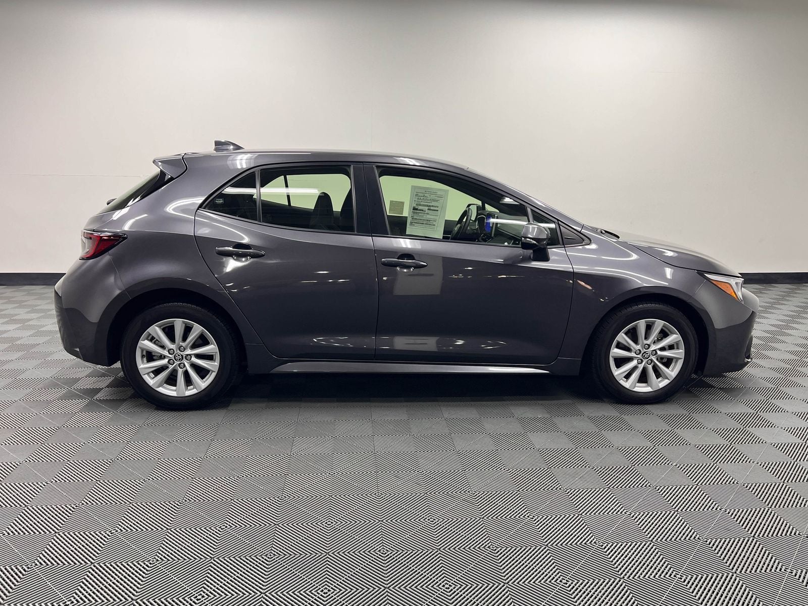 2023 Toyota Corolla Hatchback SE